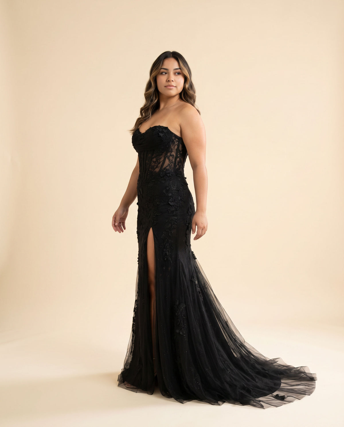Robe Corset Brodée Et Fente Noire