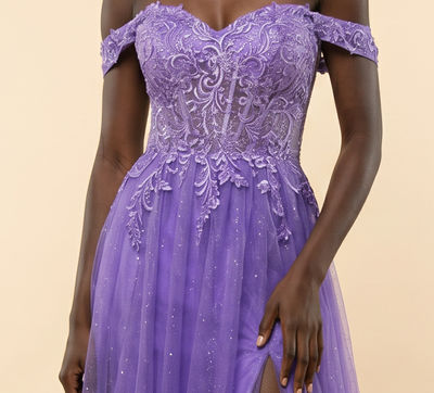 Robe Off-the-shoulder Iris