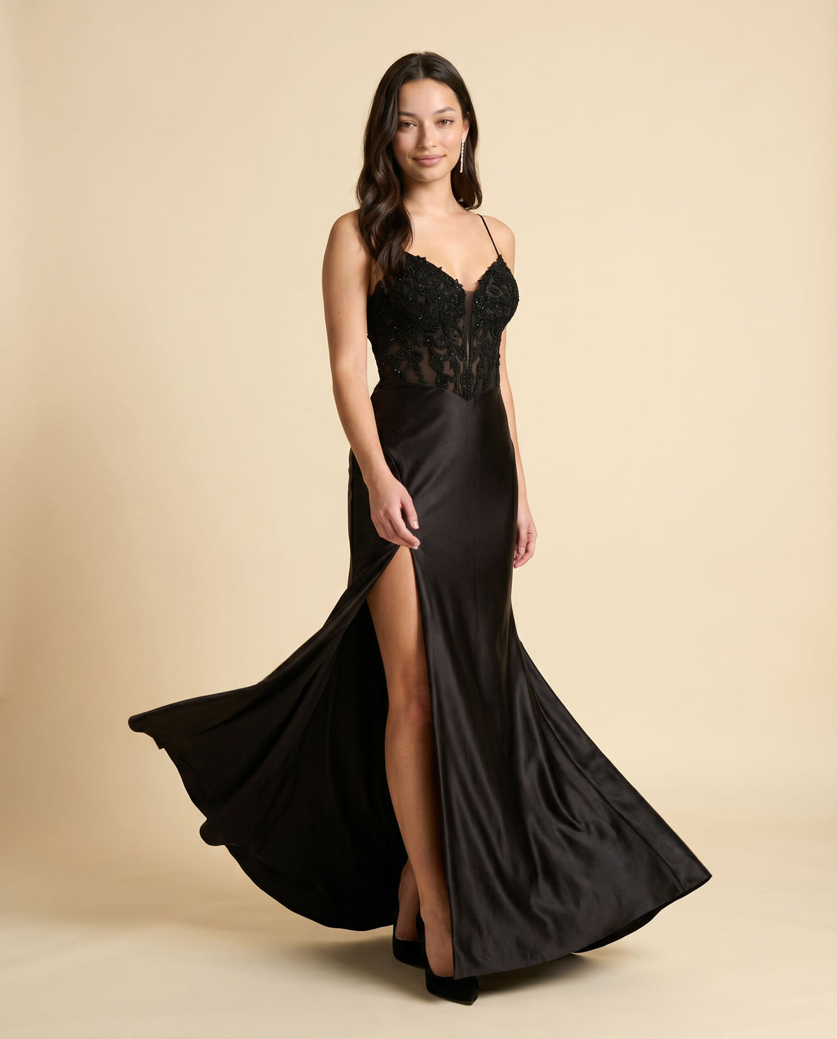 Robe Ajustée Décolletée Noire