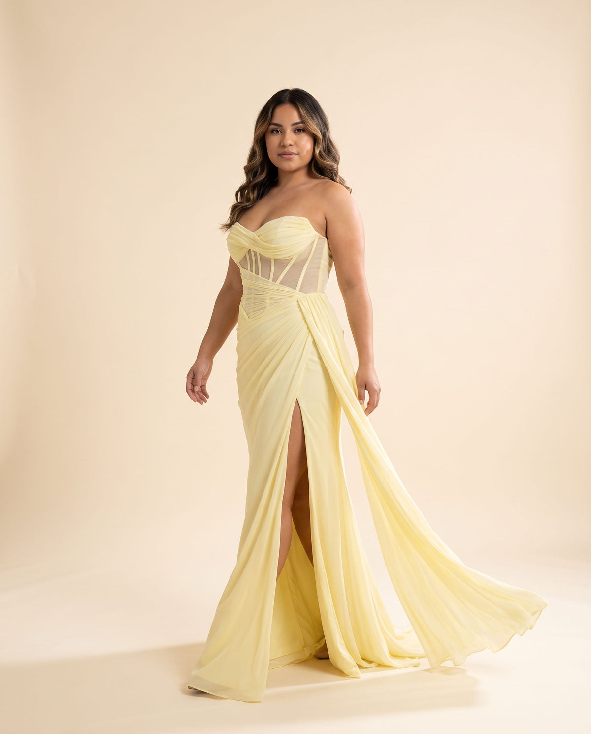 Robe En Chiffon Jaune Pâle