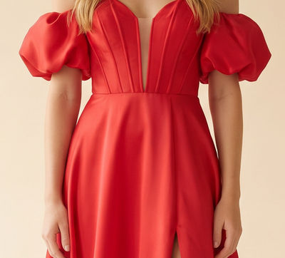 Robe Avec Fente Rouge