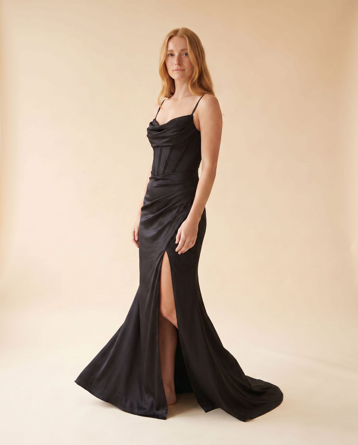 Robe Satinée Noire