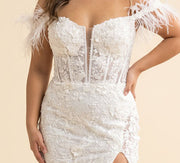 Robe À Corset Et Plumes D'autruche Rouge