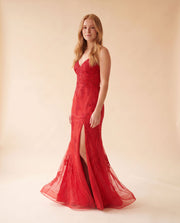 Robe Décolleté Avec Fente Rouge