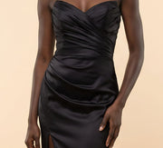Robe En satin Noire