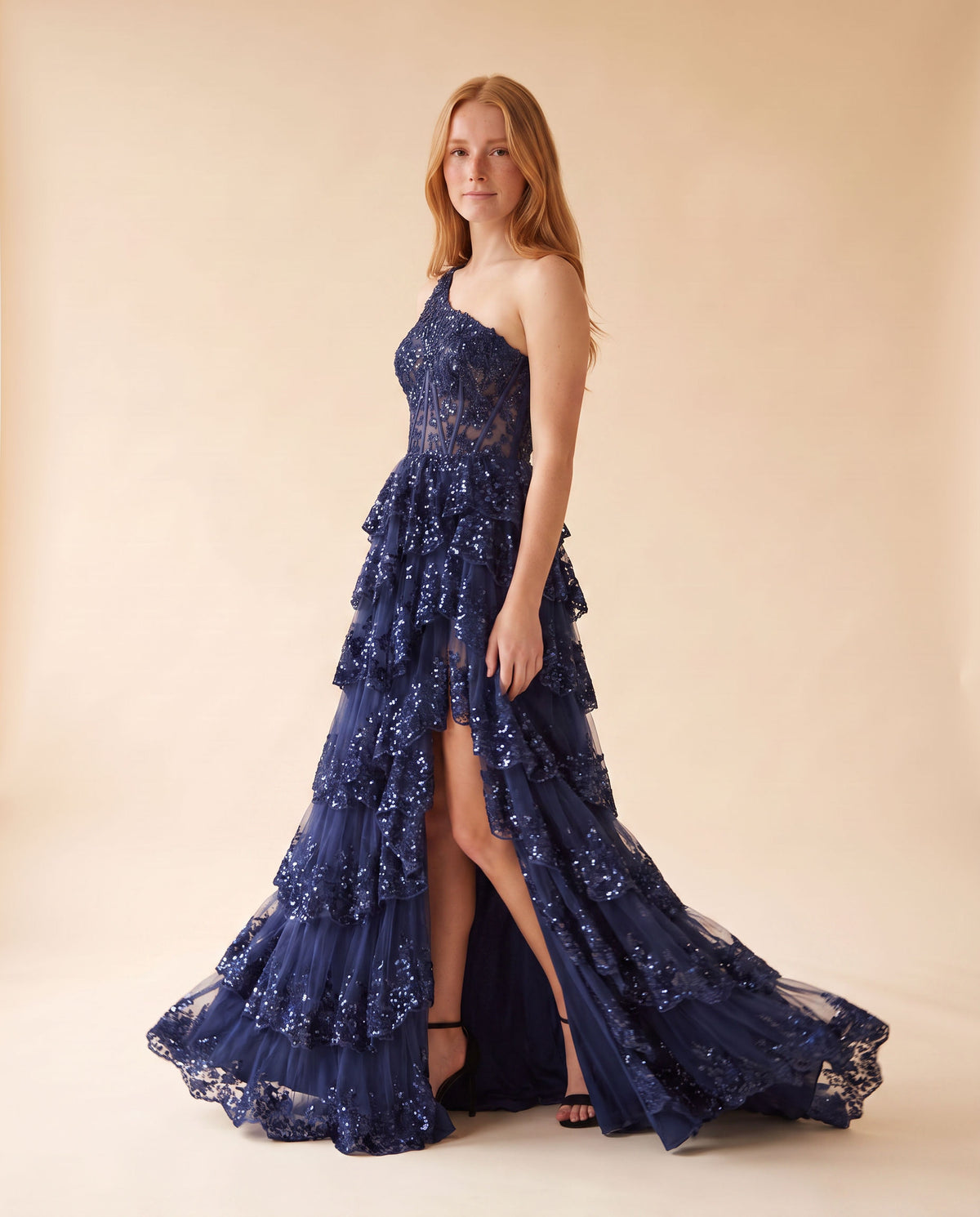 Robe À Une Bretelle Et Jupe Étagée Marine