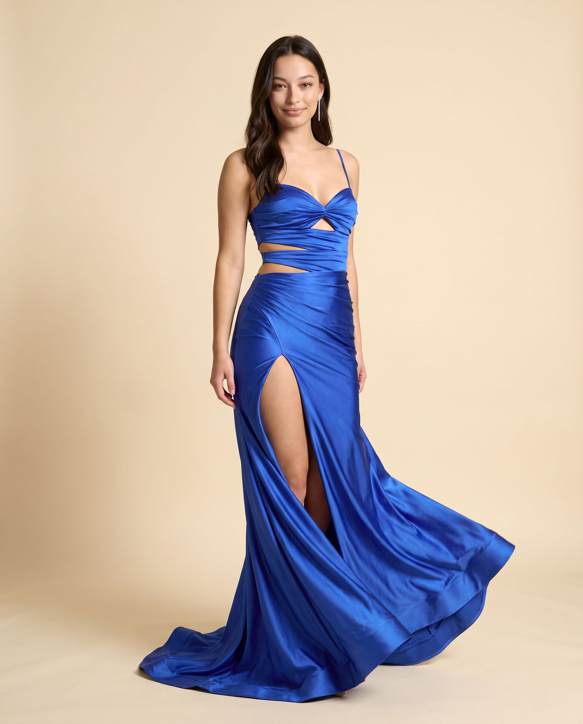 Robe Ajustée Avec Ouverture Noire