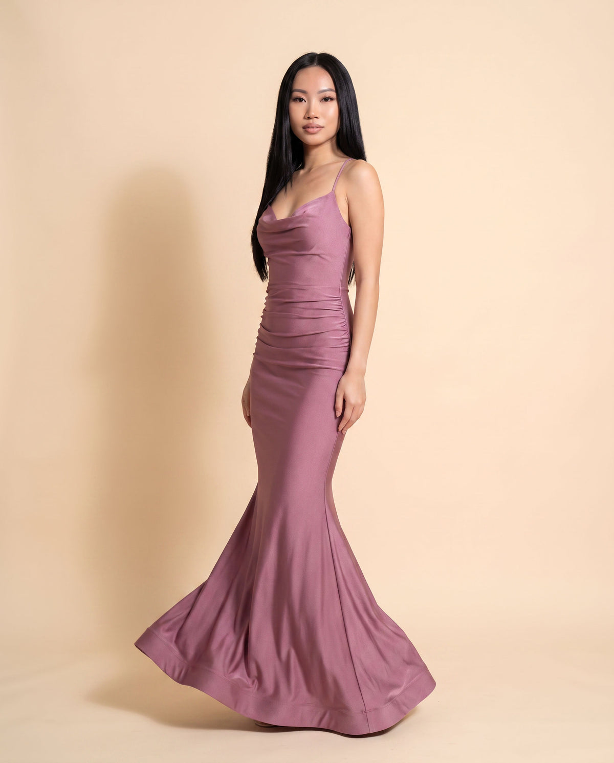 Robe Avec Transparence Sur Les Côtés Mauve