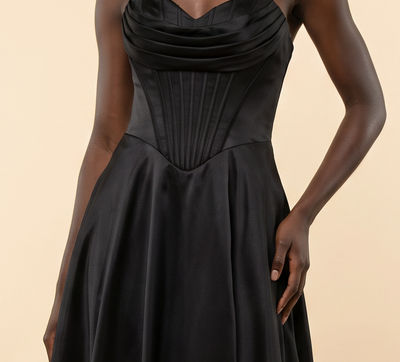 Robe Fluide En Satin Noire