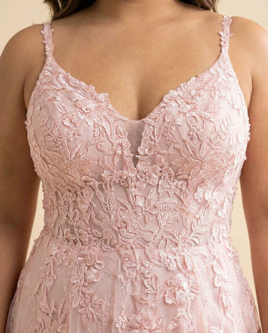 Robe Fendue Rose Pâle
