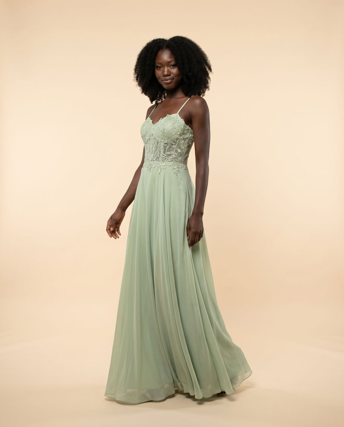 Robe Fluide En Chiffon Vert Pâle