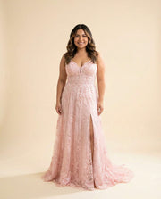 Robe Fendue Rose Pâle