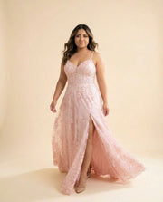 Robe Fendue Rose Pâle