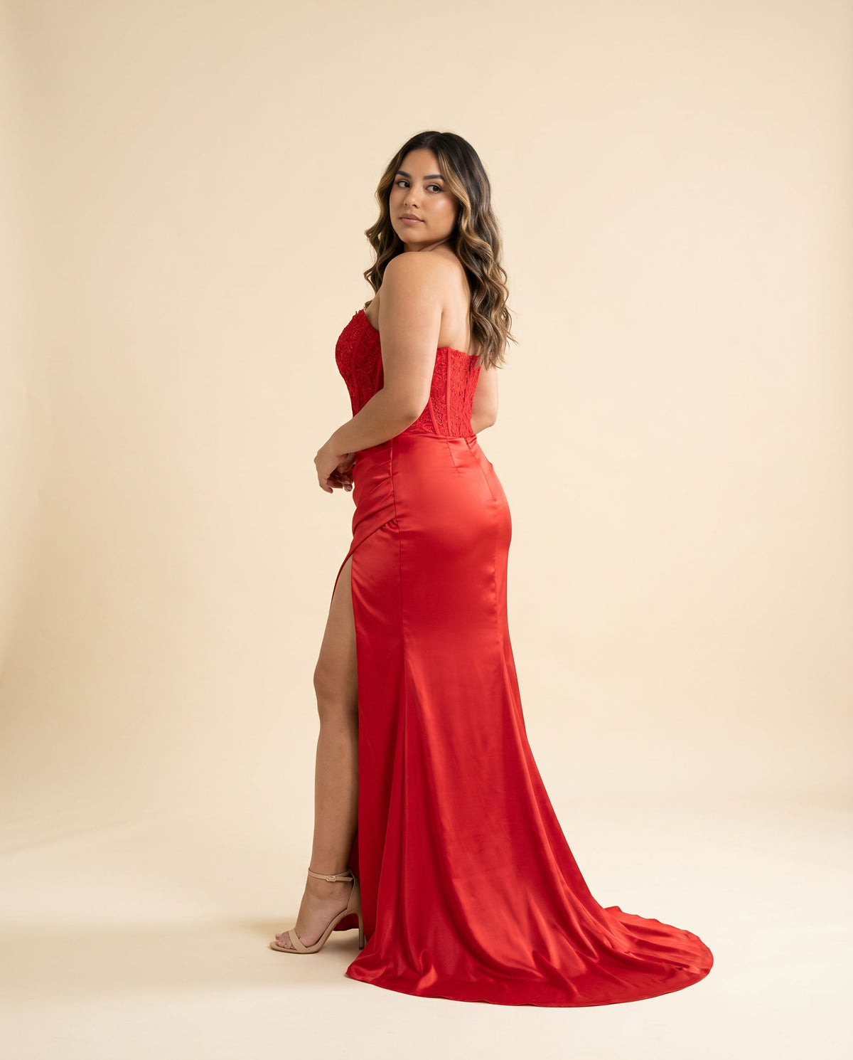 Robe Ajustée À Corset Rouge