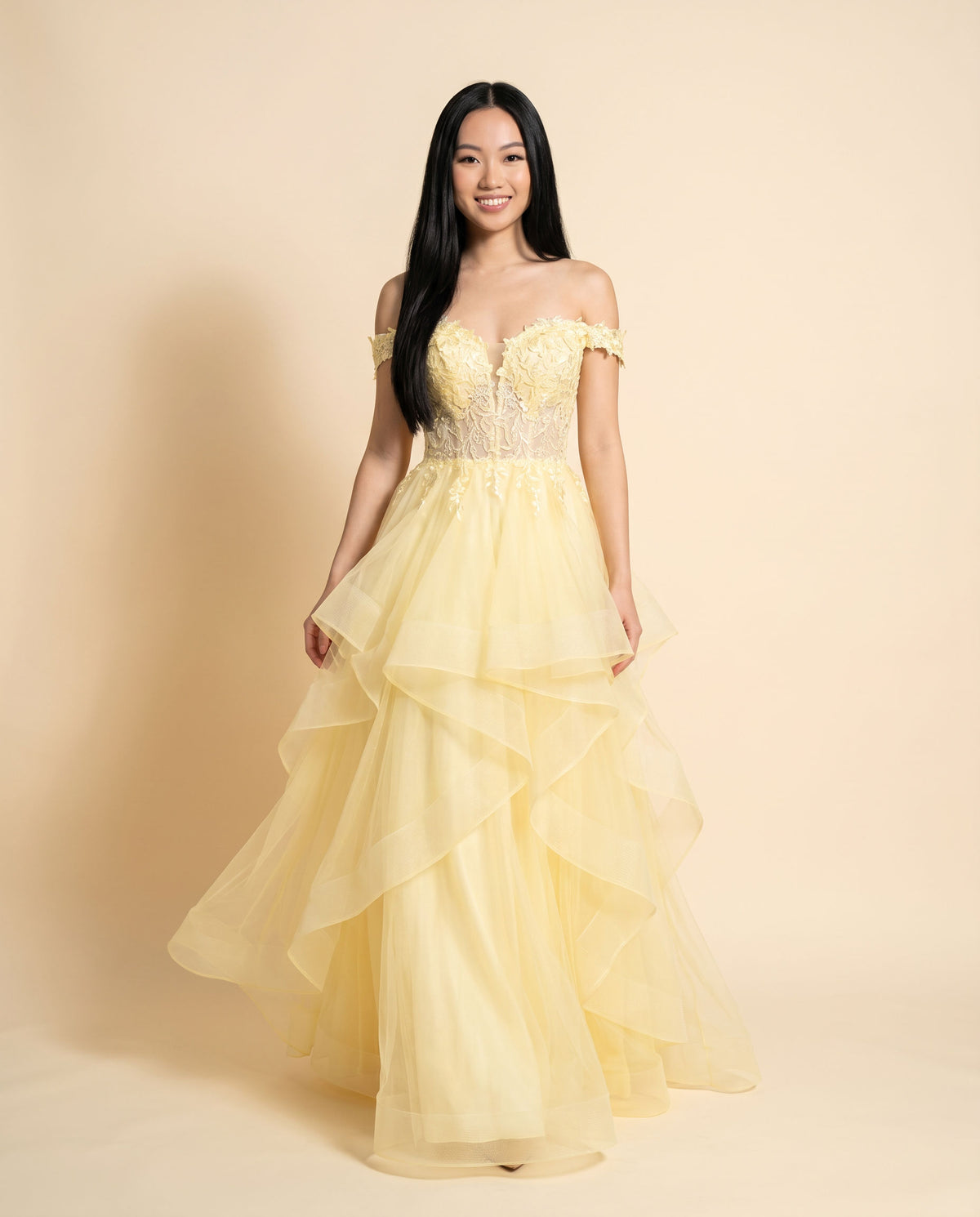 Robe Avec Tulle À Étage Jaune Pâle