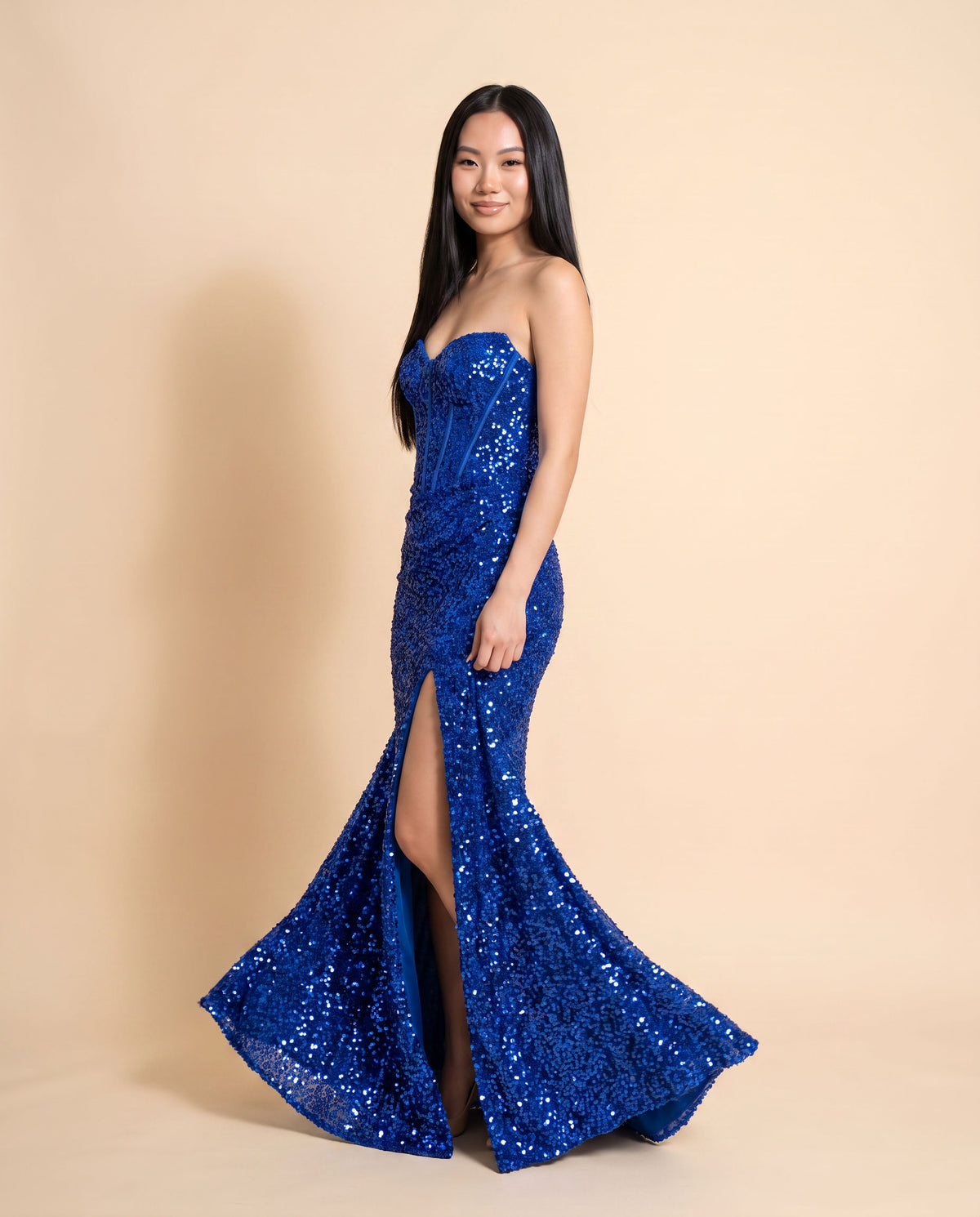 Robe À Paillettes Et Fente Royal
