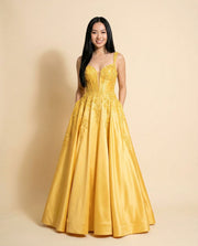 Robe Satiné Brillante Jaune