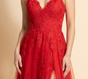Robe Brodé Avec Fente Rouge