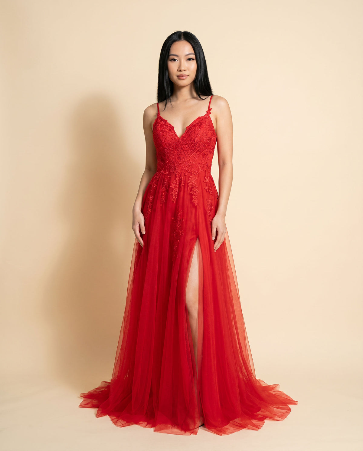 Robe Brodé Avec Fente Rouge