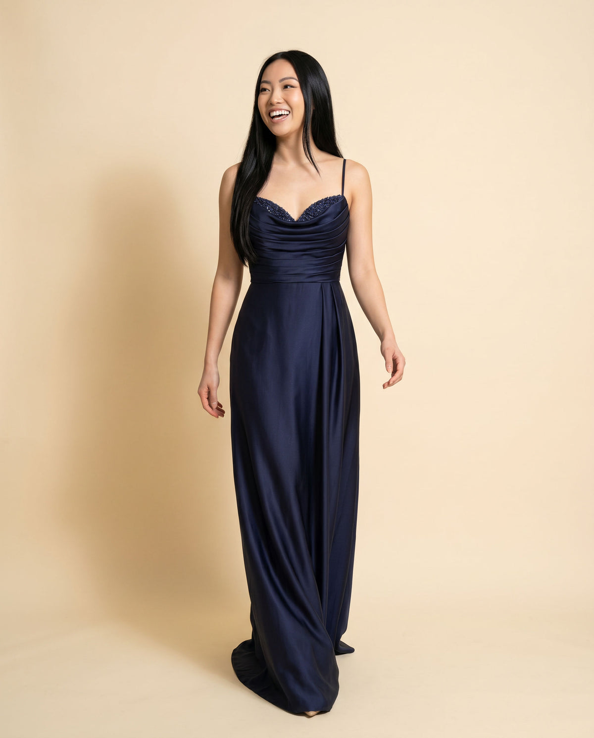 Robe Col Baveux Et Ornement Marine