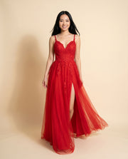 Robe Brodé Avec Fente Rouge