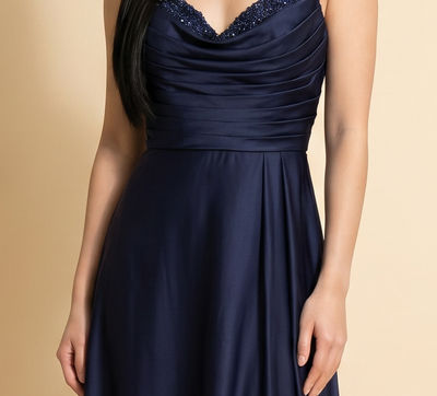 Robe Col Baveux Et Ornement Marine
