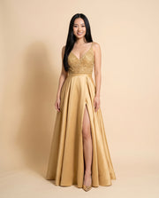 Robe Noire et Or en Tulle