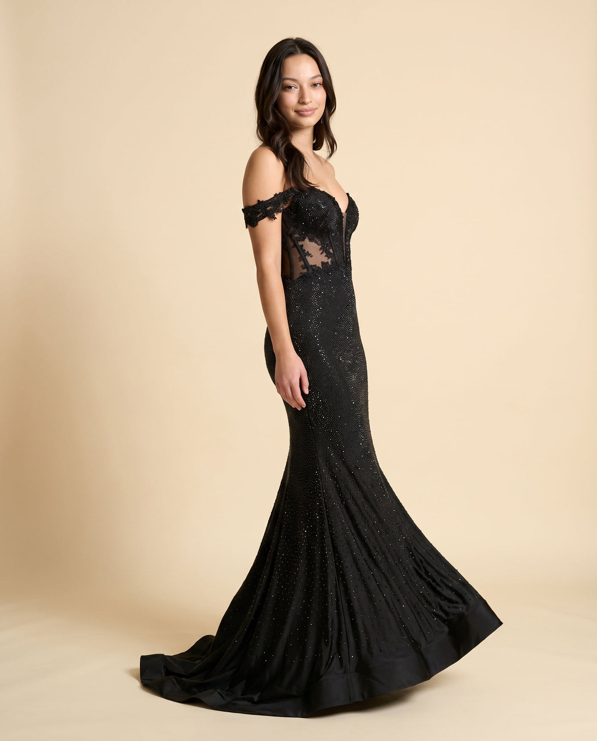 Robe Ajustée Corset Brillante Noire