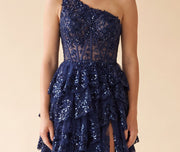 Robe À Une Bretelle Et Jupe Étagée Marine